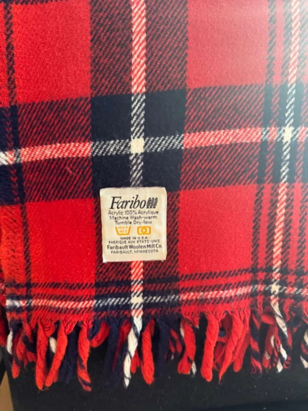 VINTAGE FARIBO RED PLAID THROW/STADIUM/CAMP BLANKET